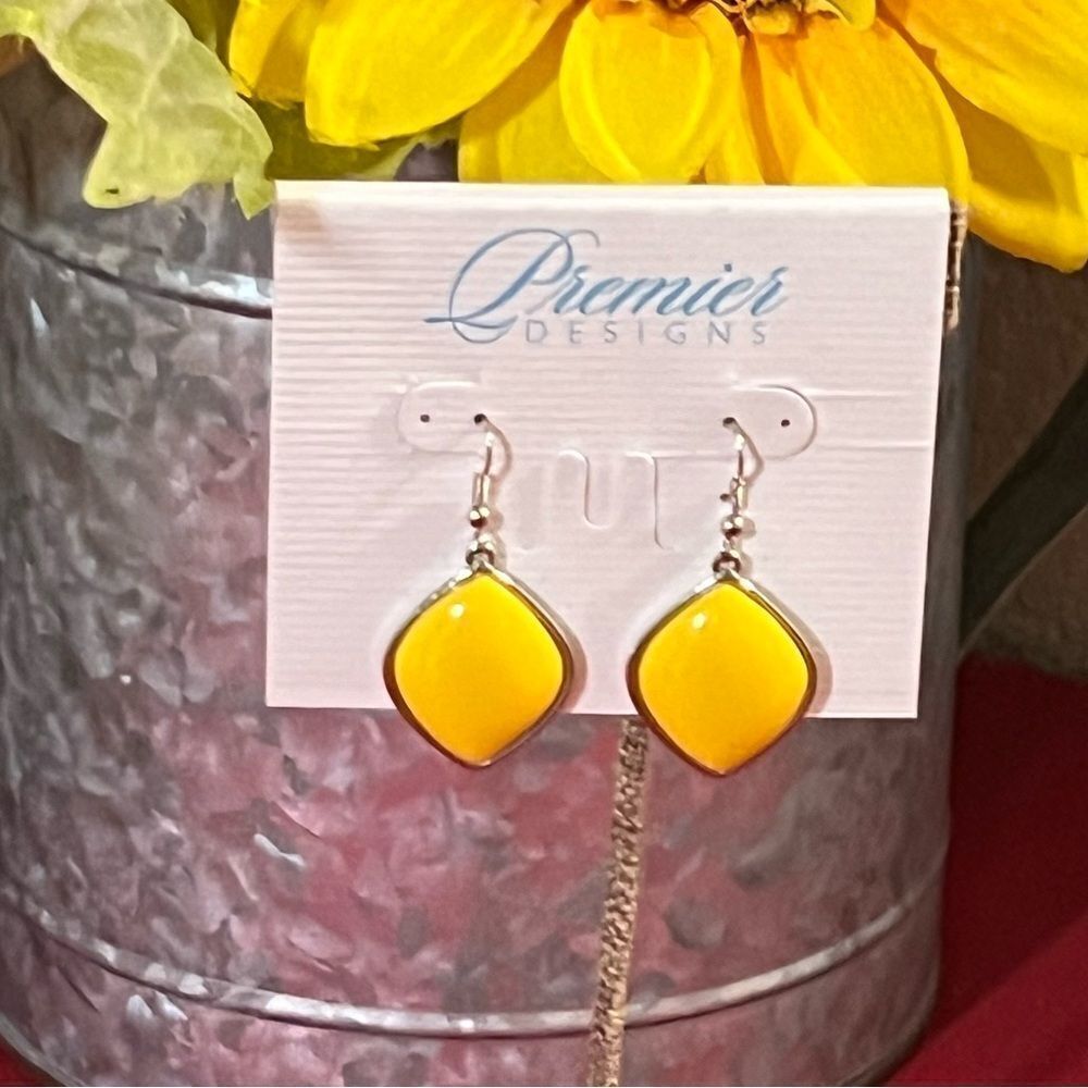 Premier Designs Yellow  Fishhook Earrings #PDER1